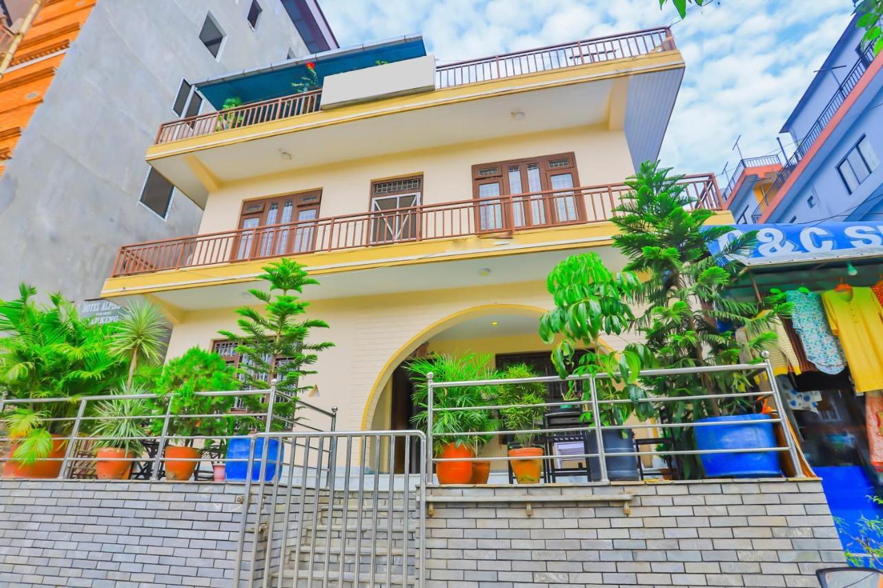 Hotel Alpine Villa Pokhara Bagian luar foto