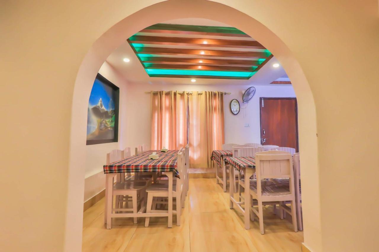 Hotel Alpine Villa Pokhara Bagian luar foto