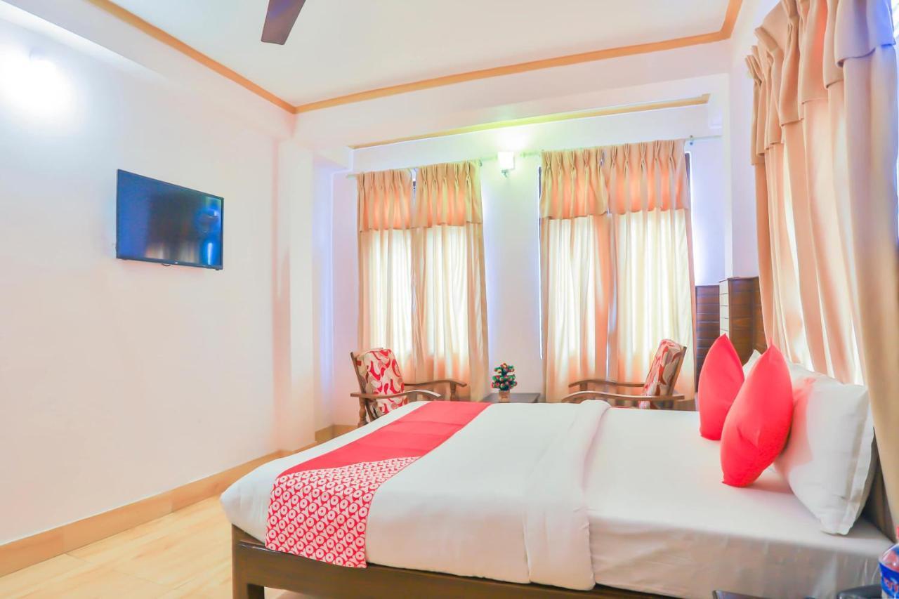 Hotel Alpine Villa Pokhara Bagian luar foto