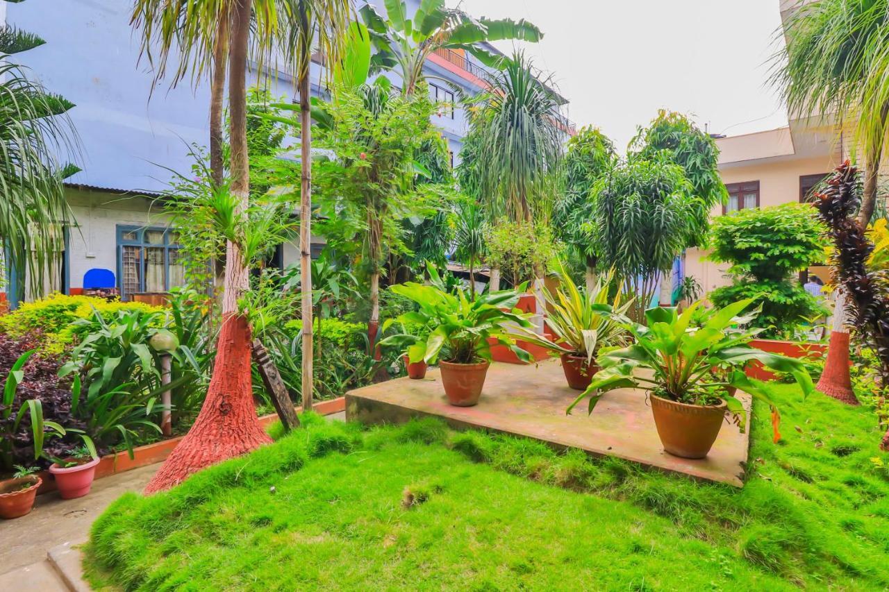 Hotel Alpine Villa Pokhara Bagian luar foto