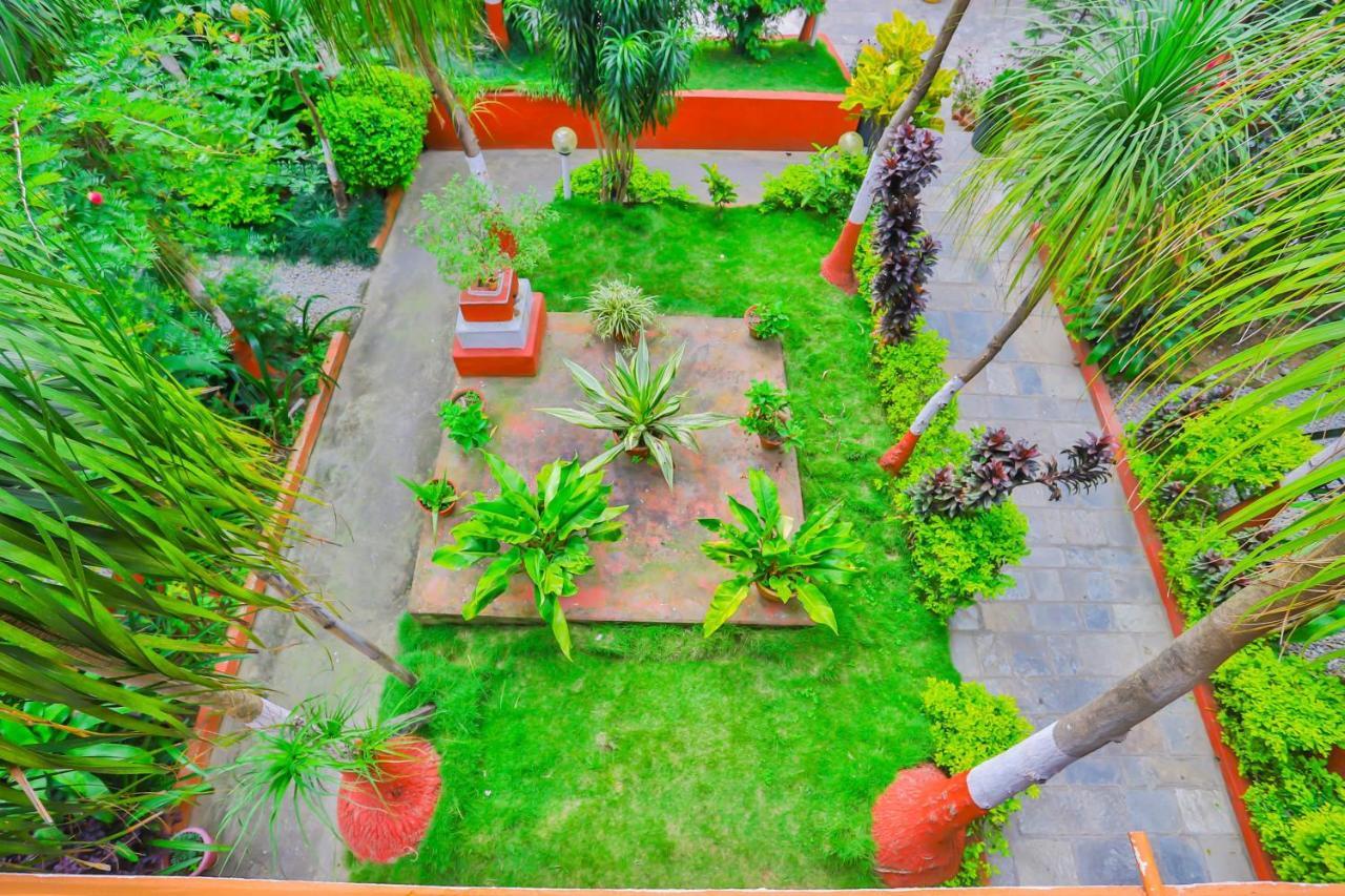 Hotel Alpine Villa Pokhara Bagian luar foto