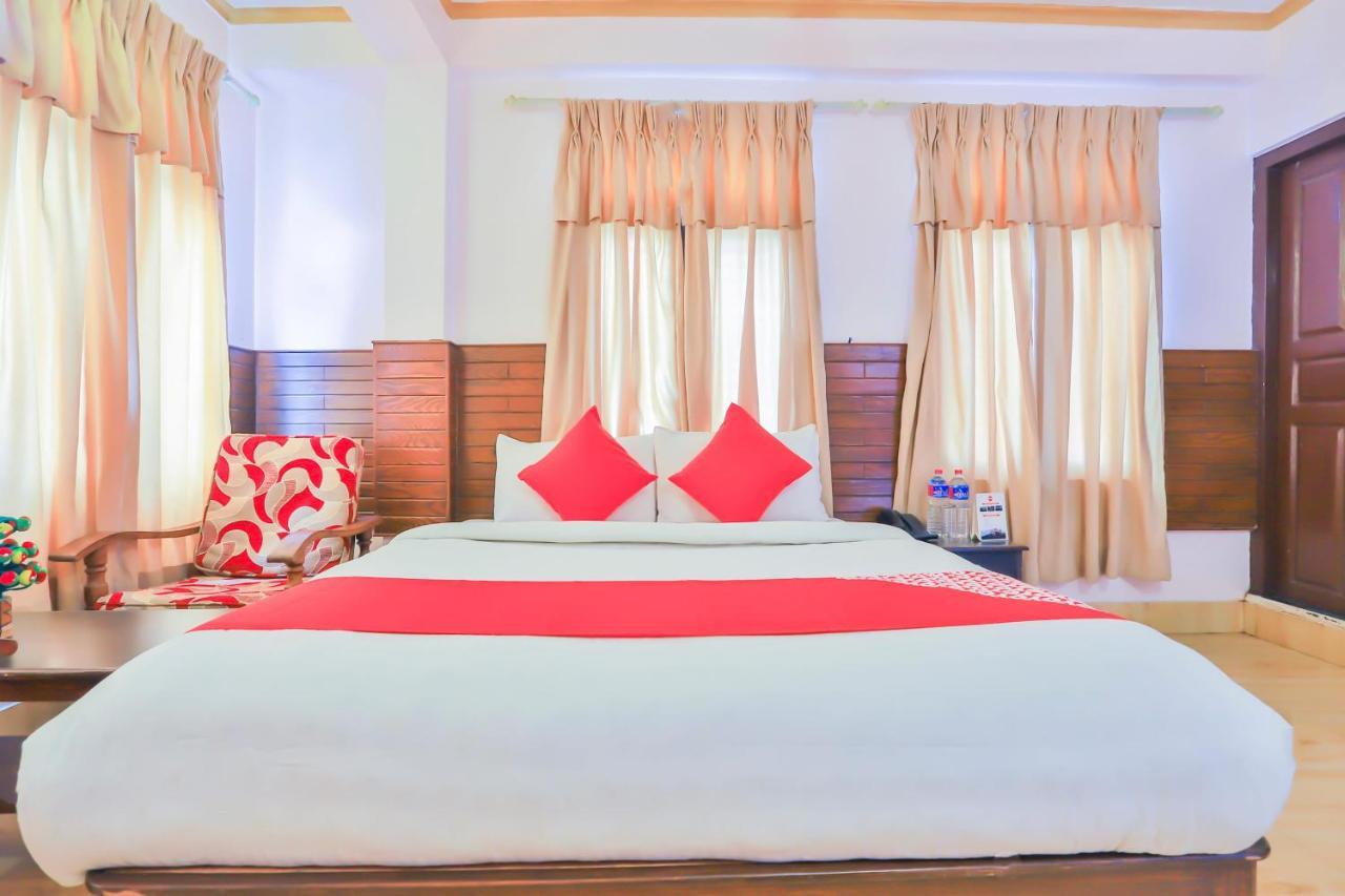 Hotel Alpine Villa Pokhara Bagian luar foto